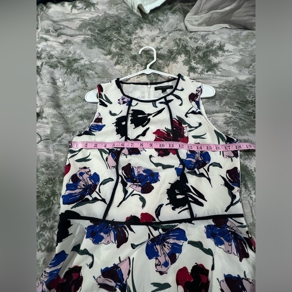 Good used condition peplum top.  Sz 8 - Picture 9 of 10